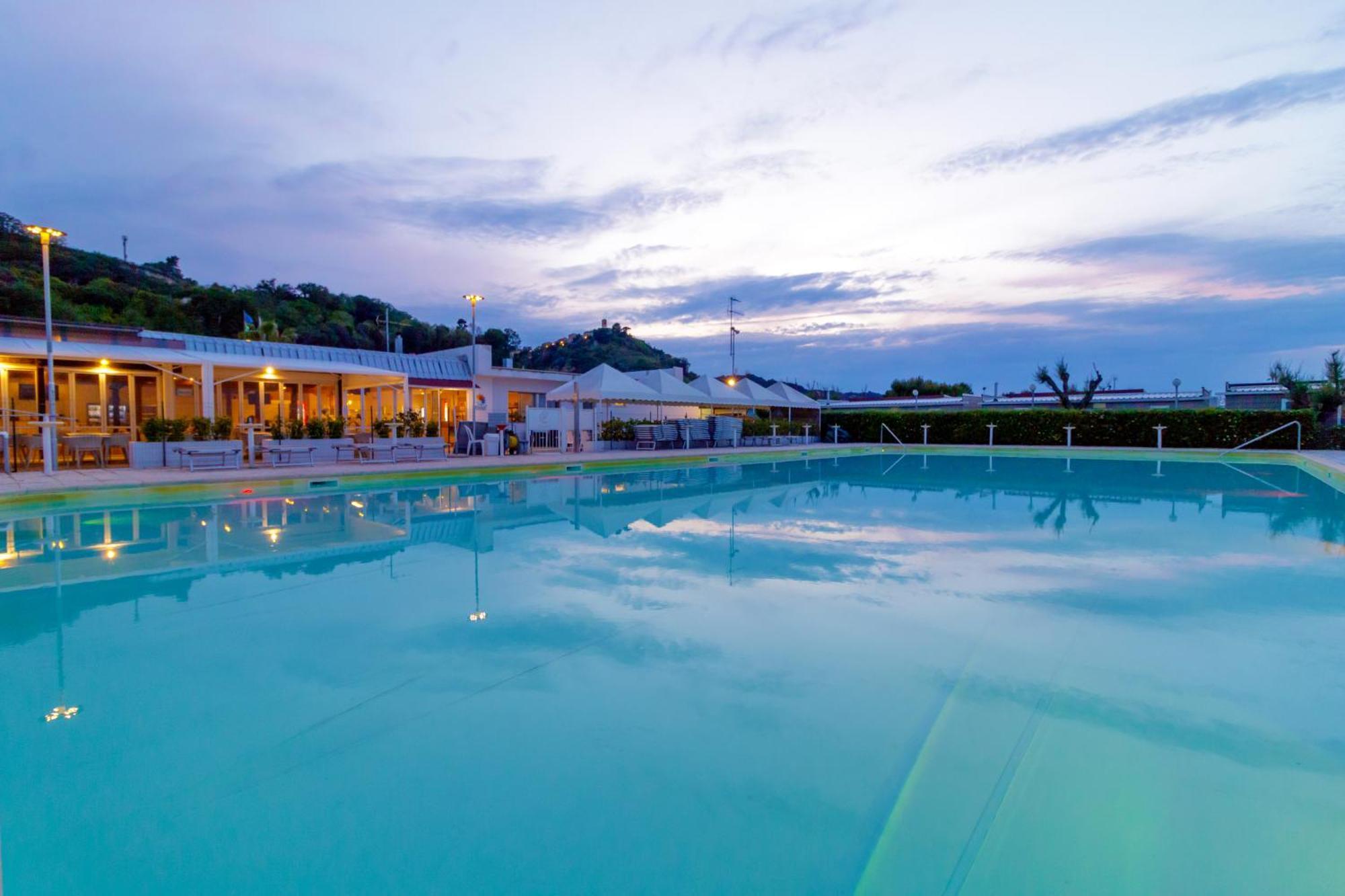 Girasole Eco Family Village Marina Palmense Extérieur photo